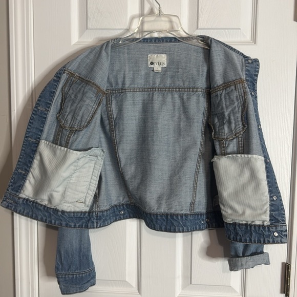 STYLUS Denim Jacket with Natural Fit Front Pockets and Chest Pockets - Size L - Picture 2 of 4
